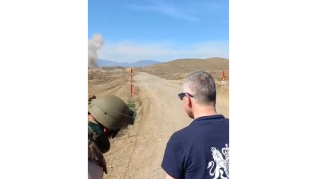 Britaniya səfiri Qarabağda minatəmizləmə əməliyyatlarından DANIŞDI - VİDEO