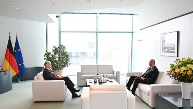 Azərbaycan Prezidentinin Almaniya Kansleri ilə təkbətək görüşü keçirilir - FOTO