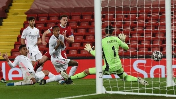 “Real Madrid” və “Napoli” dörddəbir finala vəsiqə qazandı