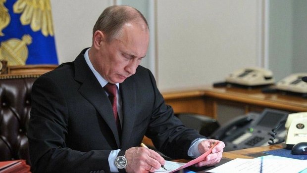 Putin Azərbaycanla pensiya təminatı sahəsində əməkdaşlıq haqqında qanunu imzalayıb