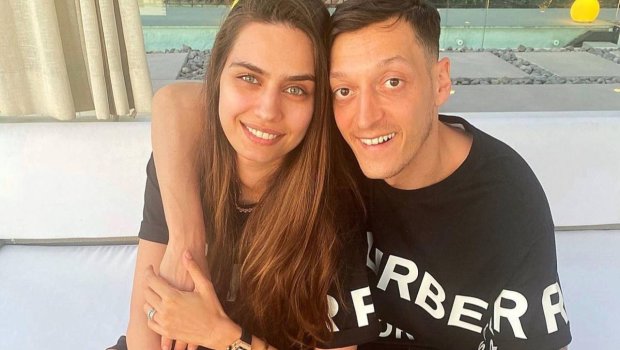 Mesut Özil karyerasını başa VURDU - FOTO
