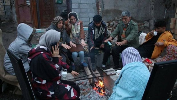 İranda zəlzələ qurbanlarının sayı 165-ə ÇATDI 