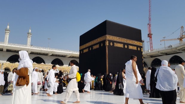 Ərəbistanda ümrə ziyarətinə gedənlər qəzaya düşdü -  20 ölü, 29 yaralı var – VİDEO