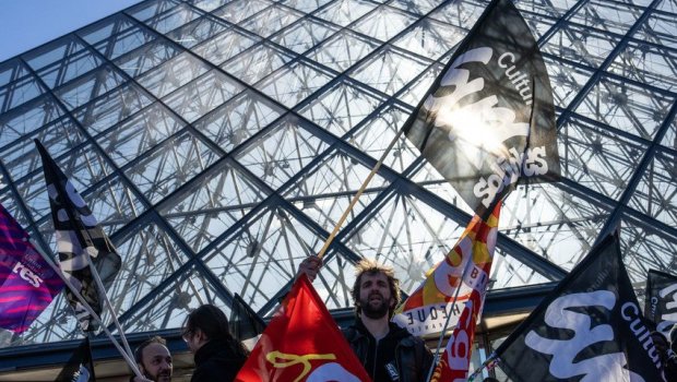 Fransada aksiyalar yenidən başladı - 13 min polis səfərbər olunub