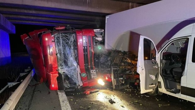 Türkiyədə DƏHŞƏTLİ QƏZA - 11 avtomobil toqquşdu