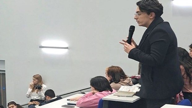 Londonda azərbaycanlı gənclərdən erməni səfirə SƏRT REAKSİYA - FOTO