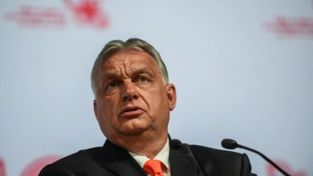 Orban Trampı dəstəklədiyinə görə TƏNQİD EDİLDİ 