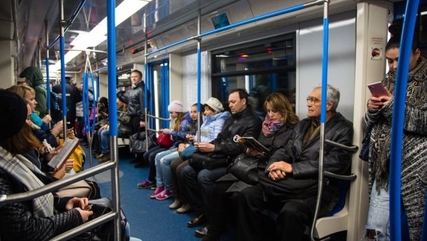 Metroda qadınların əlbəyaxa davası ilə bağlı RƏSMİ AÇIQLAMA - VİDEO