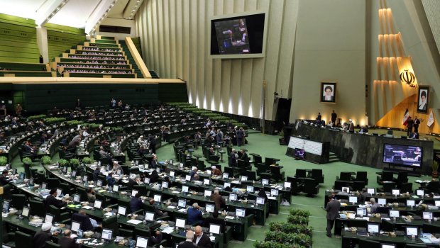 İran parlamenti Azərbaycana qarşı bəyanat qəbul etdi