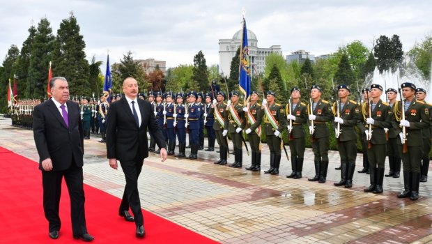 İlham Əliyevin Düşənbədə rəsmi qarşılanma mərasimi oldu - FOTO/VİDEO