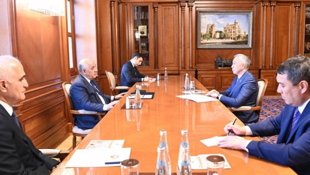 Baş nazir qazaxıstanlı nazirlə ticarət-iqtisadi məsələləri MÜZAKİRƏ ETDİ 