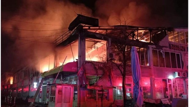 SON DƏQİQƏ! Tbilisinin ən böyük bazarı YANIR – ANBAAN VİDEO