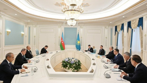 Azərbaycan və Qazaxıstan prezidentlərinin məhdud tərkibdə görüşü başladı - VİDEO