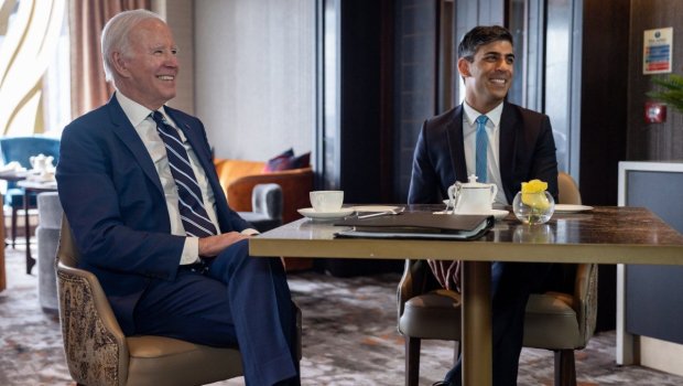 Bayden Britaniyanın Baş naziri ilə görüşdü