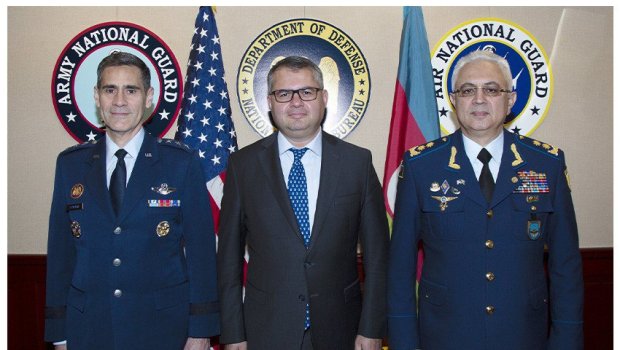 Azərbaycanlı komandan ABŞ Milli Qvardiyasının rəsmisi ilə görüşüb