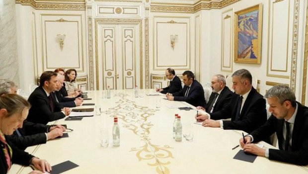 ATƏT sədri Paşinyanla Azərbaycan-Ermənistan sərhədinin delimitasiyası barədə MÜZAKİRƏ APARDI 