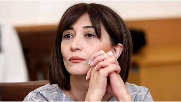 “Bayraq yandıran və onlarla fəxr edənlərə görə geridə qalmışıq” – Erməni deputat