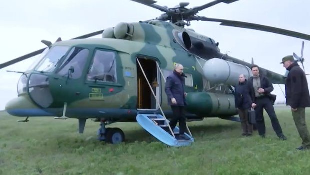 Putin işğal olunan Xerson vilayətinə gedib - VİDEO