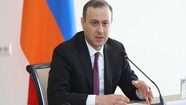 Qriqoryan: \