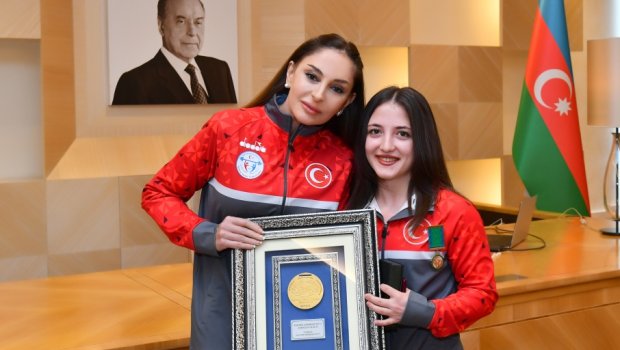 Mehriban Əliyeva İrəvanda qələbə qazanan türkiyəli idmançılarla görüşdən paylaşım edib - FOTO 