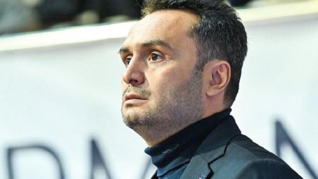 “Neftçi” basketbol klubu baş məşqçini istefaya göndərdi