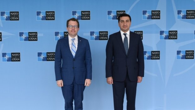 Hikmət Hacıyev NATO rəsmilərini Ermənistanla sərhəddə baş verən son olaylar barədə MƏLUMATLANDIRDI - FOTO