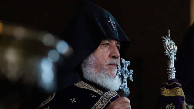 QALMAQAL: Erməni katolikosu keşişlərin telefonlarını dinləyib