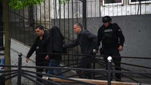 Serbiyada məktəbə silahlı HÜCUM: 9 ölü var - VİDEO