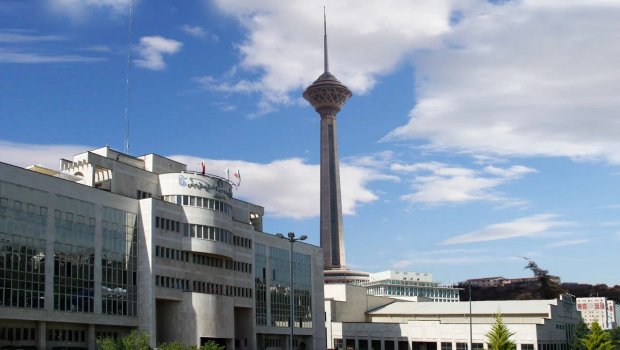 İranda 8 tələbə universitetdən QOVULDU – FOTO  