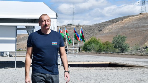 Dövlət başçısı Füzuli yaşayış kompleksində aparılan inşaat işləri ilə tanış olub