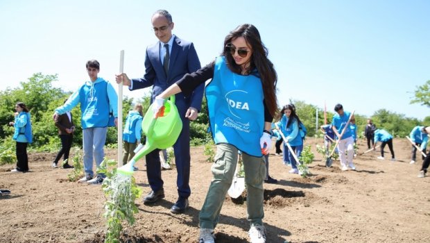 Leyla Əliyeva Ulu Öndərin 100 illiyinə həsr edilən ekoloji aksiyalarda iştirak edib - FOTO 
