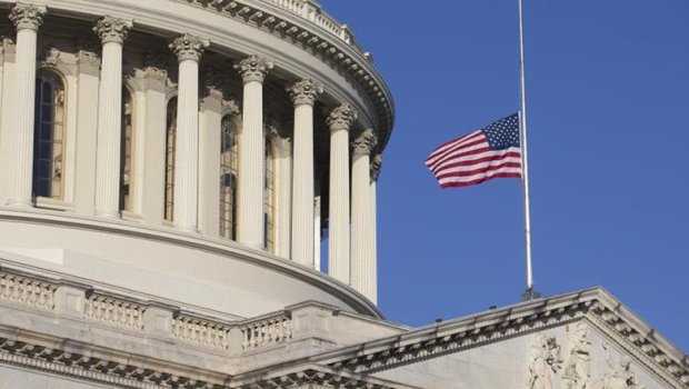 ABŞ bayraqları yarıya endirildi - Bayden ƏMR VERDİ