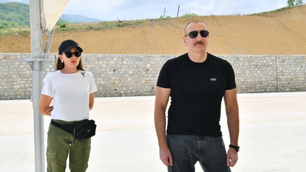 Prezident və xanımı Şuşada yaşayış kompleksinin inşası ilə tanış olub - VİDEO