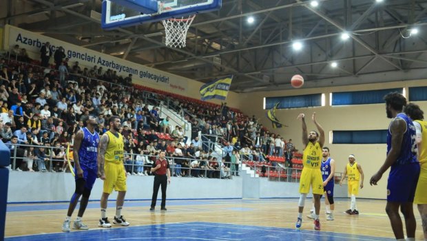 “Gəncə” öz meydanında qalib gəldi - FOTO 