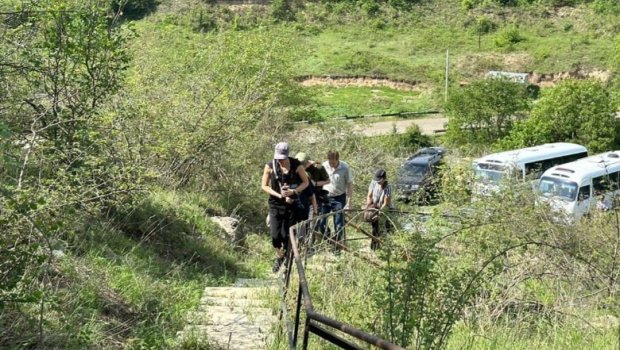 Tanınmış səyahətçilər Azıx mağarasında oldular - FOTO