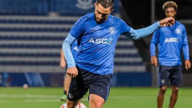 “Neftçi” keçmiş futbolçusunun borcunu ödədi