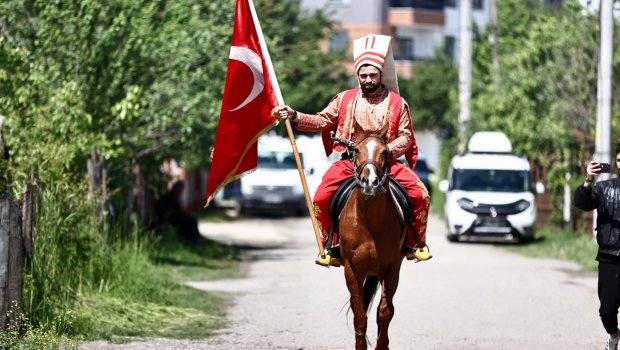 Türkiyədə səsverməyə atla gələnlər - FOTO