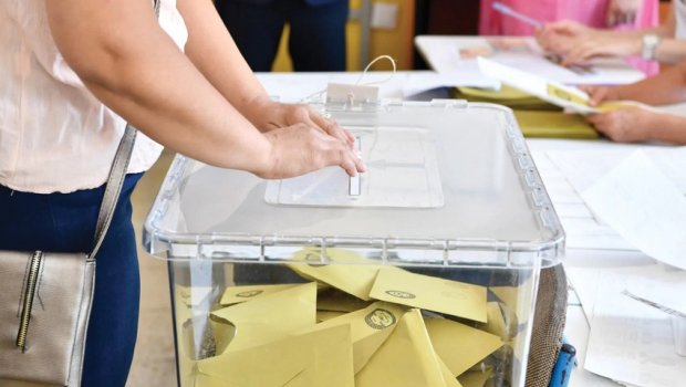 Türkiyədəki seçkilərdə 1 milyondan artıq səs ETİBARSIZ SAYILDI 