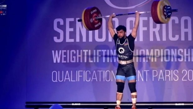 Daha bir ağırlıqqaldıranımız Tunisdə qızıl medal qazandı