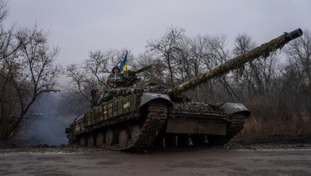 Ukrayna ordusu Rusiya ərazisini tankdan atəşə tutdu - İLK DƏFƏ