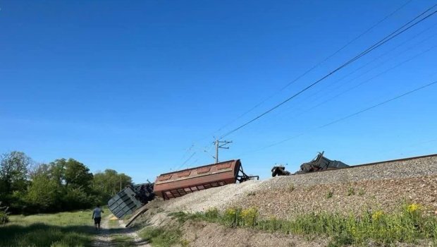 Krımda dəmir yolunda PARTLAYIŞ - VİDEO