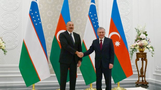 Şavkat Mirziyoyev İlham Əliyevi təbrik etdi