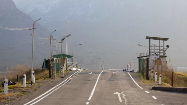 Ermənistan vətəndaşları İrandan narkotik və silah keçirərkən TUTULDU - FOTO