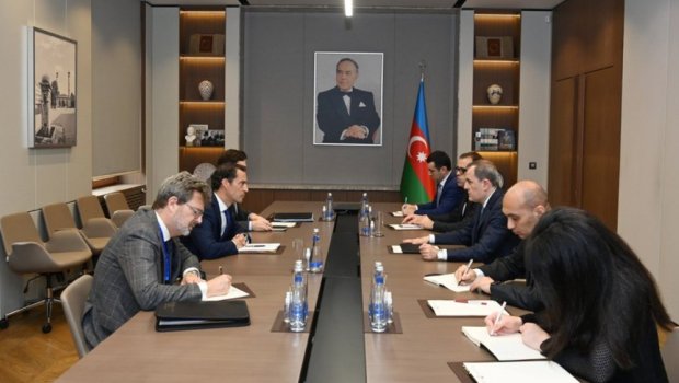 Ceyhun Bayramov NATO rəsmisini Azərbaycan-Ermənistan sülh danışıqları barədə məlumatlandırıb