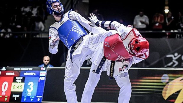 Taekvondoçumuz dünya çempionatına qələbə ilə başladı  