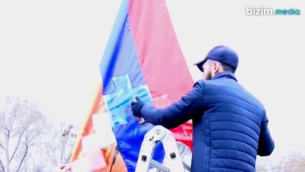 Qondarma rejimin “bayrağı” Ermənistandan yığışdırılır? – Nazirdən AÇIQLAMA – VİDEO  