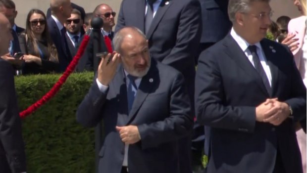 Paşinyanın Moldova sərgüzəştləri: Mişelə yaxınlaşır, vatsapda səs göndərir... - VİDEO