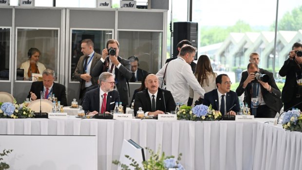 İlham Əliyev Kişinyovda enerji təhlükəsizliyinə həsr olunan dəyirmi masada iştirak edib - FOTO