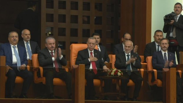 Türkiyədə yeni seçilən deputatların andiçmə mərasimi KEÇİRİLİR 