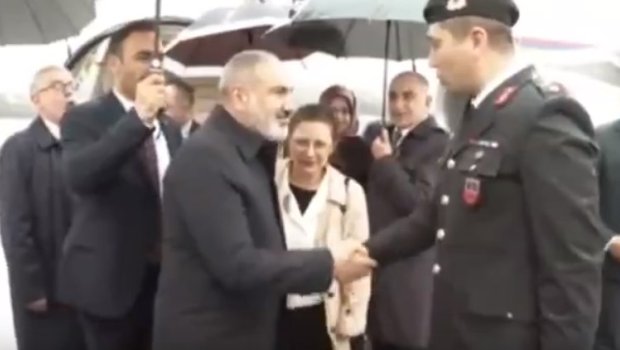 Paşinyan ilk dəfə Türkiyədə - VİDEO 